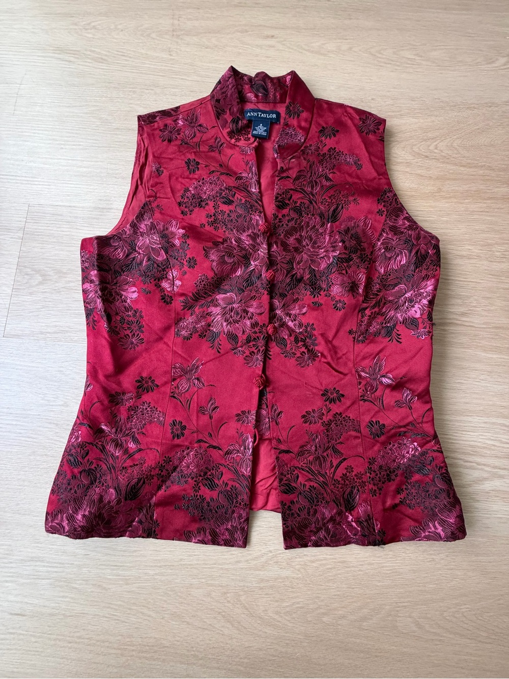 Ann Taylor Red Floral Mandarin-Collar Vest